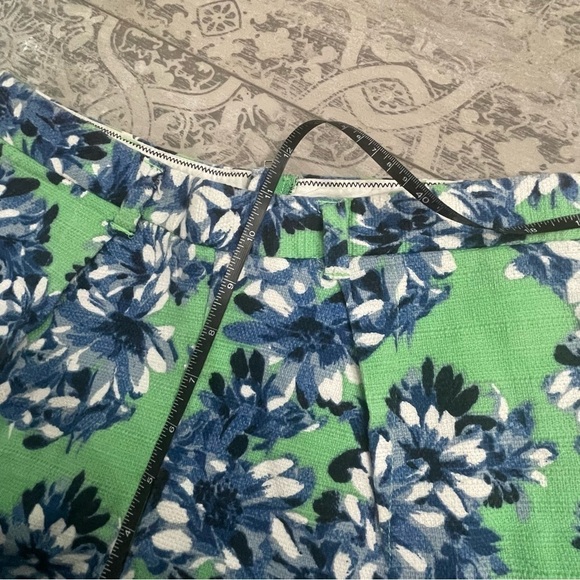 J.Crew | Green & Blue Floral Hi-Rise Shorts | SZ 4 (27) - Picture 9 of 10